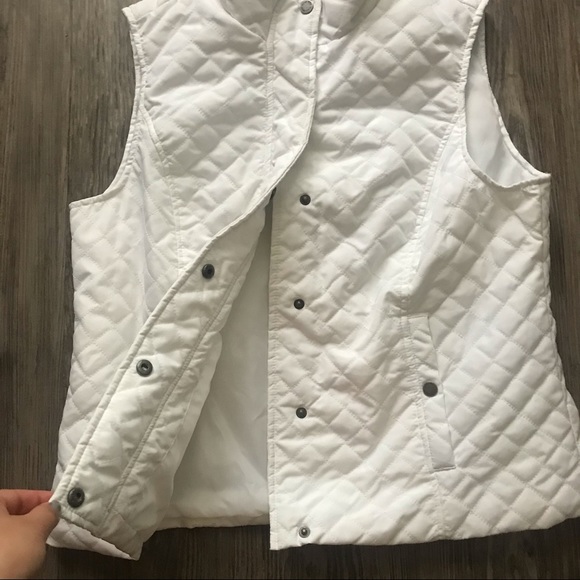 White puffer vest - Picture 4 of 6